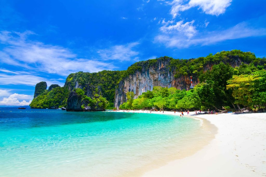 Enjoy-Your-New-Year-With-a-Luxury-Yacht-Charter-in-Thailand-03-min