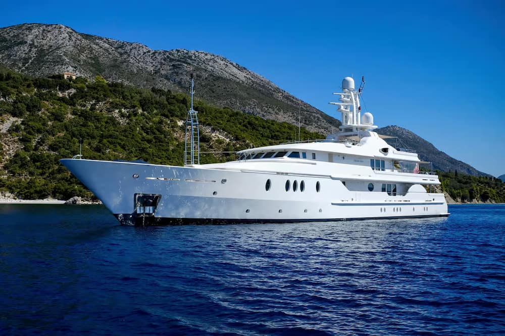 Superyacht for sale in Asia